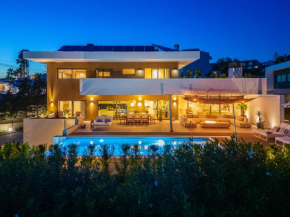 Luxury Beach Villa - Casa do Forte- Infinity Pool sea view- Beach walking distance by DreamvillasAlbufeira